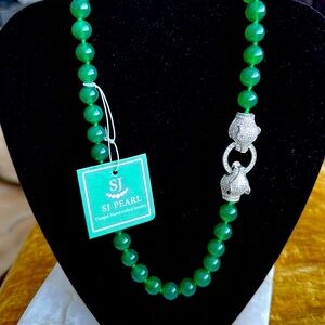 SJ PEARL Green AGATE and Silver color rhinestone  Panther Necklace